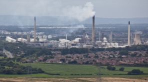 Oil refinery at Ellesmere Port producing carbon emissions in the Cheshire borough (Pic - Lisa Jones)